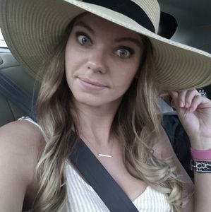 Meet your Posher, Alexandra